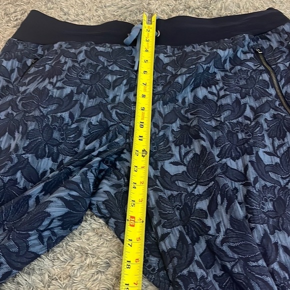 Athleta Women's Trekkie North Jogger Ethereal Bloom Cottage Blue Athleisure - Picture 15 of 15